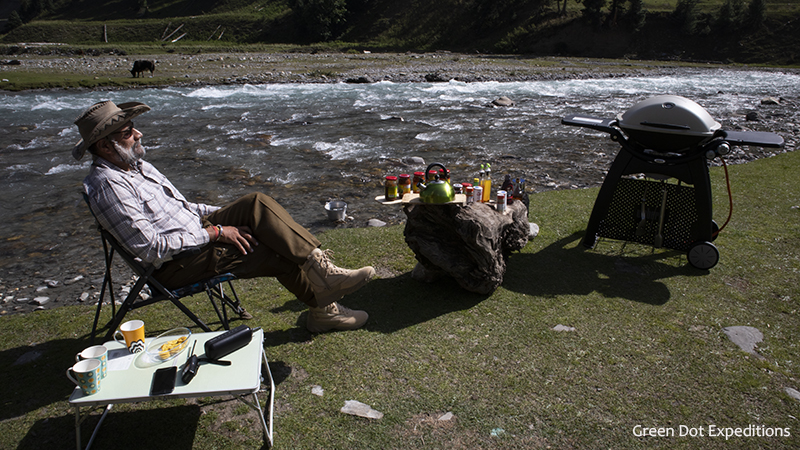 <img src="barot valley caravan campervan himachal pradesh holidays.jpeg" alt="barot valley caravan motorhome campervan in himachal for offbeat outdoor nomadic overlanding hygienic camp corona safe holiday social distancing">