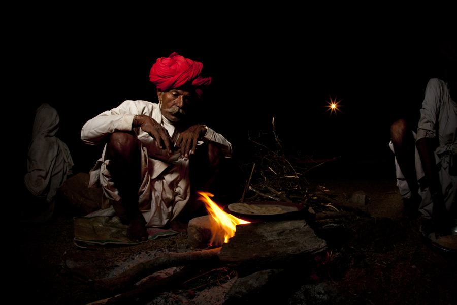 <img src="flash photography photo tour pushkar.jpeg" alt="luxury nomadic unique experience of outdoor overlanding camp for photography of camels at pushkar quiet place at secluded places next camel ground best photo tour">  