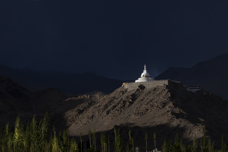 img src="caravan campervan photo tour ladakh.jpeg" alt="photo tour ladakh in fall colours with caravan campervan overlanding holiday in wilderness onboard overland truck ladakh shanti stupa covid19 corona safe soft adventure india">    