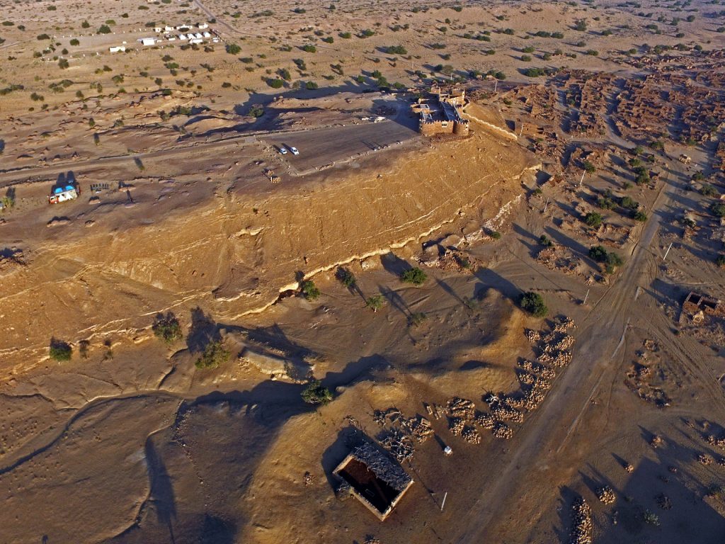 <img src="campervan caravan camping Khaba Fort jaisalmer.jpeg" alt="caravan campervan overlanding camp best motorhome for families, couples, photo tours, to relax with sunset at khaba fort, rejuvenate with nature, with overland truck in jaisalmer rajasthan">  