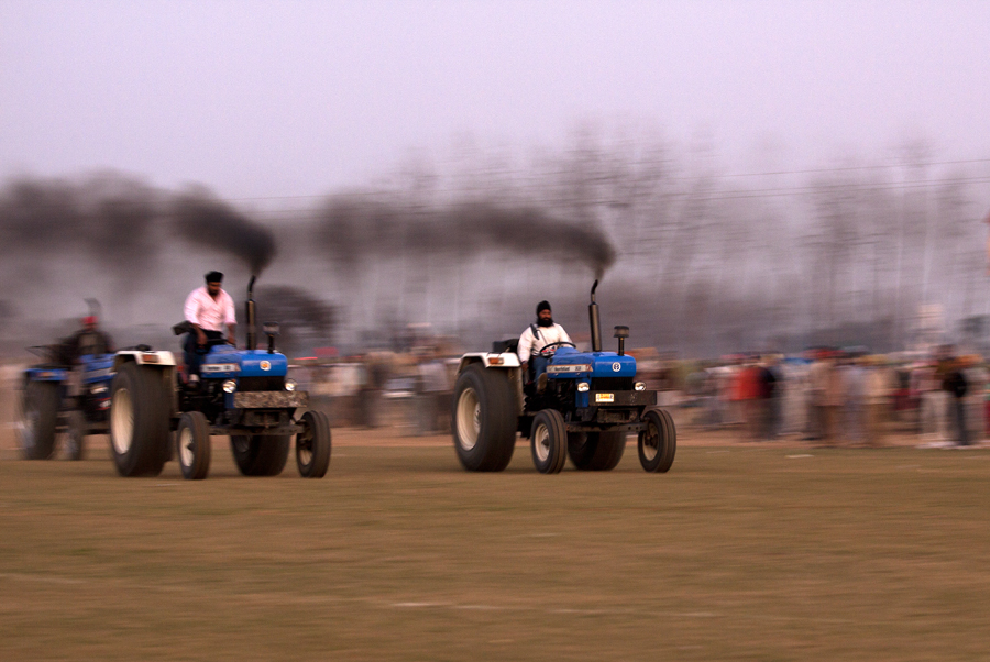 best photo tour experience punjabi culture, festivals and folk art luxury caravan nomadic unique experience of outdoor overlanding camp for best photography at rural games and events kilaraipur punjab.