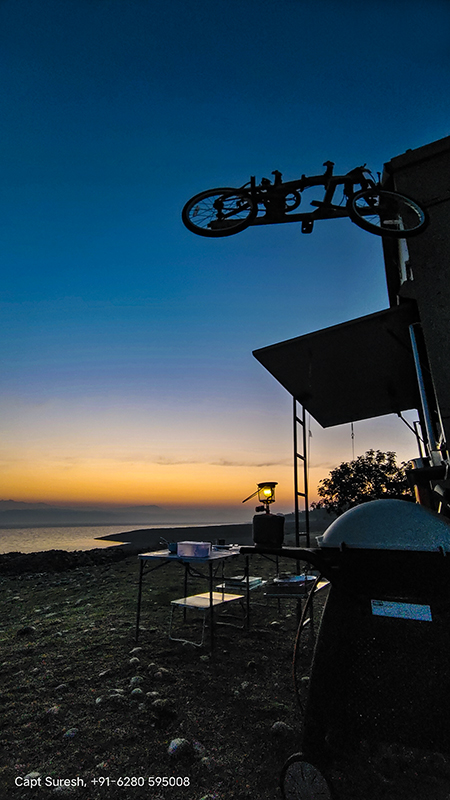 luxury caravan camp in wilderness himachal for offbeat outdoor nomadic campervan overlanding camp.